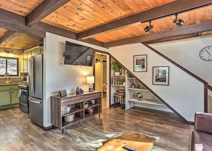 Peaceful Oak Haven Cabin Near Yosemite